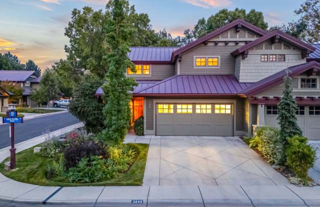Photo of Luxury 3-Bedroom, 2.5-Bath Townhouse Retreat in the Heart of Boise