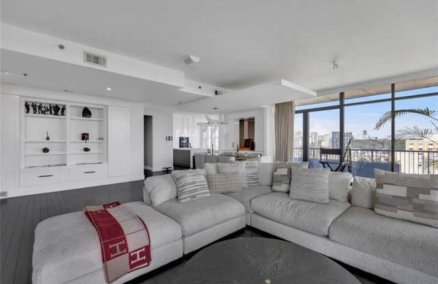 2233 Peachtree Road NE