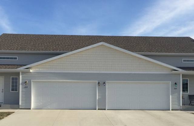 Photo of 3 Bed 2 Bath Twin Home