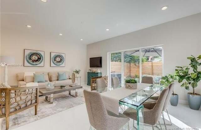 Photo of 696 NE 43rd St