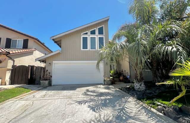 $1,000 OFF FIRST MONTH RENT !!! BEAUTIFUL FURNISHED LAKE VIEW PROPERTY READY FOR RENT!!