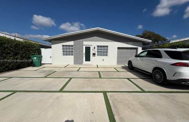 Photo of 6865 SW 42nd St