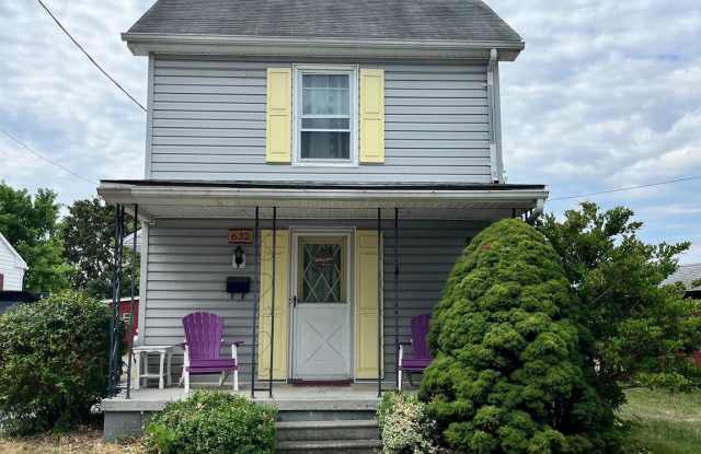 632 E QUEEN STREET