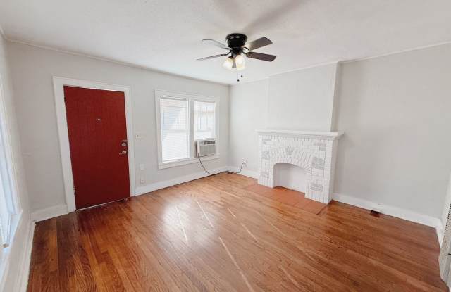 Charming 1-Bedroom Duplex with Storage Garage