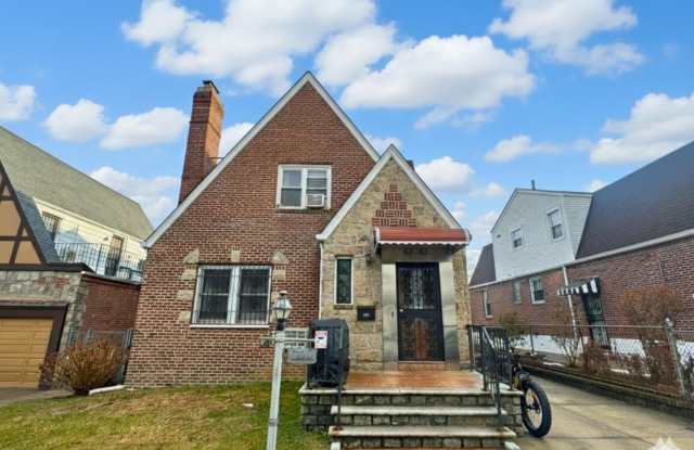 62-63 Ellwell Crescent unit: 1St Floor