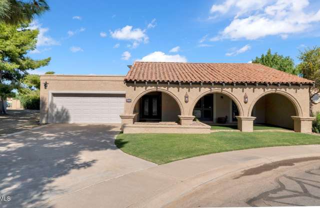 7500 N VIA CAMELLO DEL SUR --