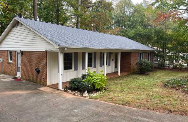 Quiet Cottage in Greensboro NC