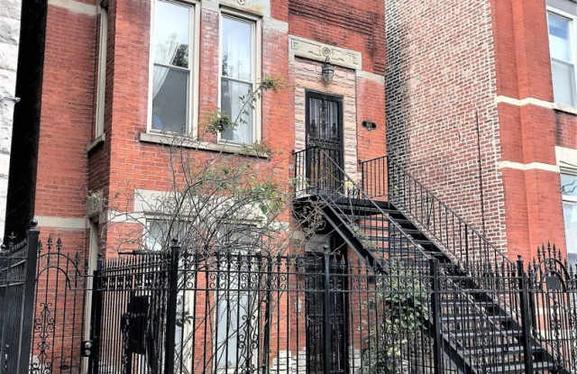 1012 S Oakley Boulevard unit: 1