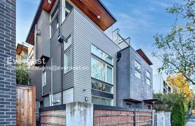 2618 Eastlake Avenue East