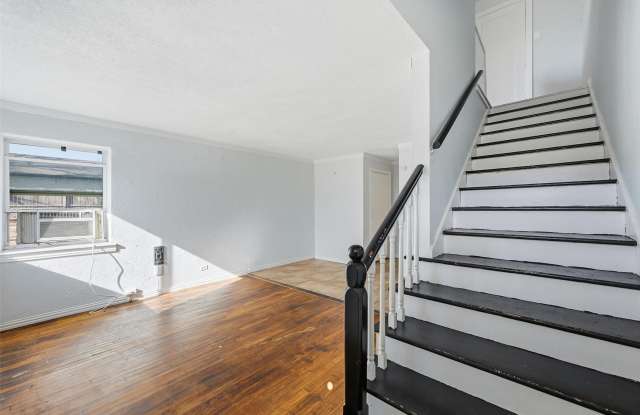 305 W Morton Street