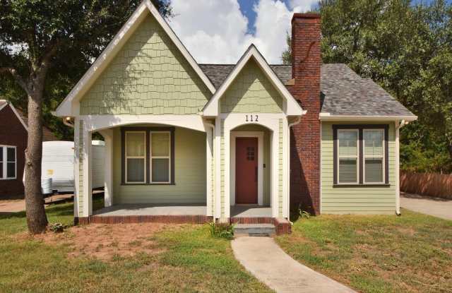 Photo of 112 S Cypress Avenue