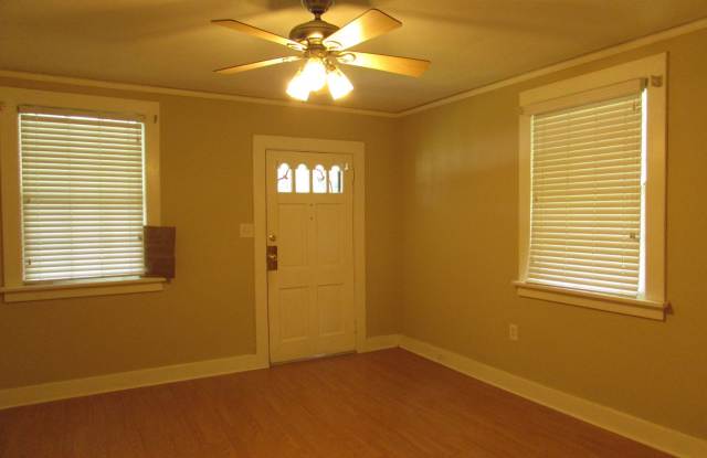 Charming 3 Bedroom, 2 Bath Home minutes from schools, hospitals, and downtown Augusta!