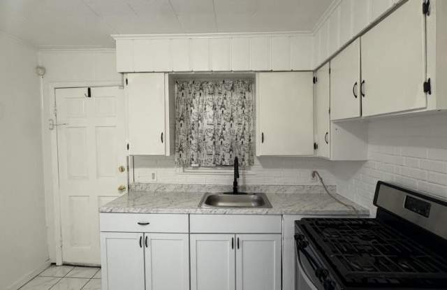 1701 Carrie Street unit: 3