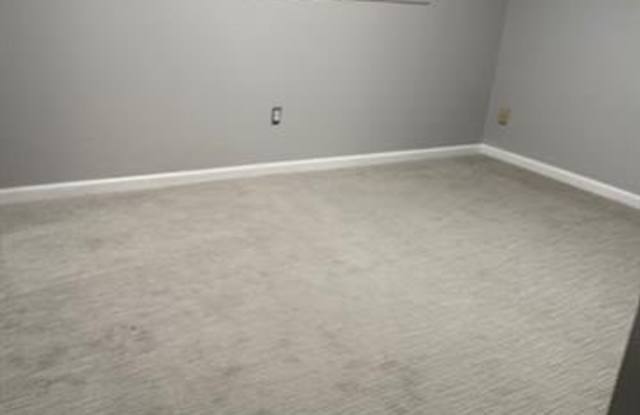 390 W Ypsilanti Avenue