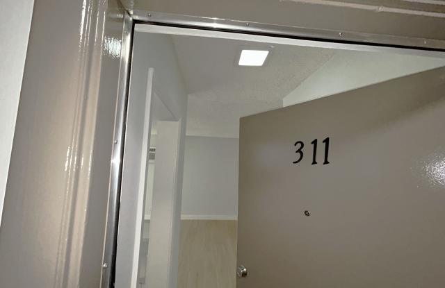 239 South Manhattan Place