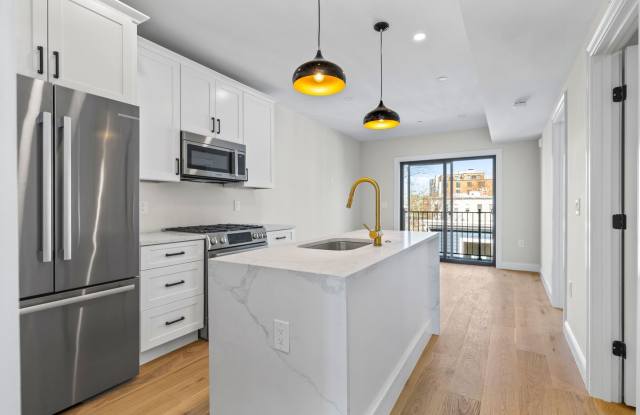 4 Bed / 2 Bath in South Boston | In-Unit Laundry | 9/1