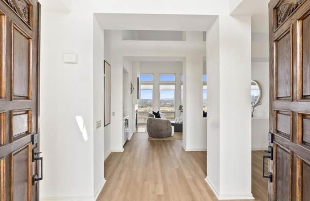 5302 Caminito Providencia