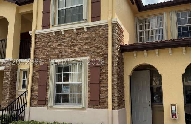 1575 NE 33rd Ave