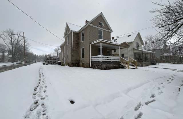 Photo of 1004 West Avenue