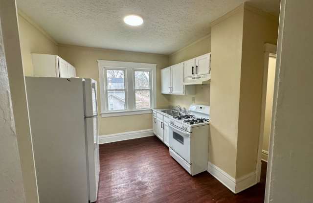 411 Alexander Street - 411