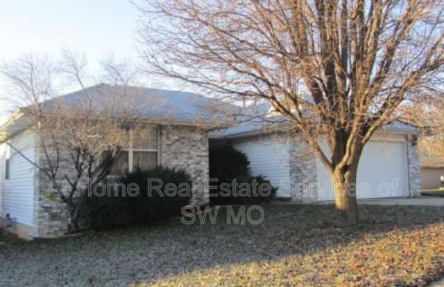 3106 E Kingsley St - 3106 East Kingsley Street, Springfield, MO 65804