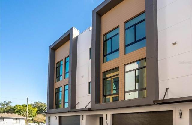 3002 W PLATT