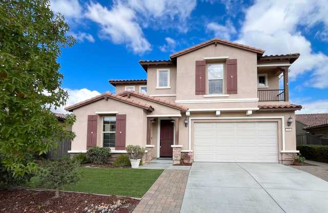 5bd/3ba, 3969 sq ft Home in Gated Community in Vista!