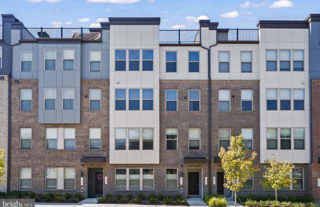 Photo of 13558 INNOVATION STATION Loop unit: 15B