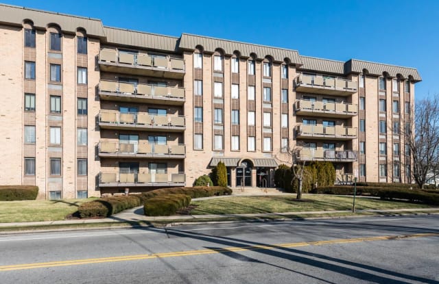 175 Maple Ave, #4E - 175 Maple Ave, Westbury, NY 11590