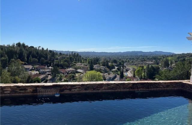 24574 Indian Hill Ln