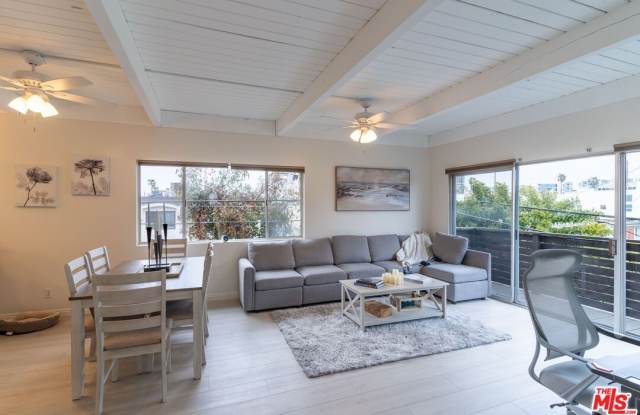 3900 PACIFIC Ave unit: 2