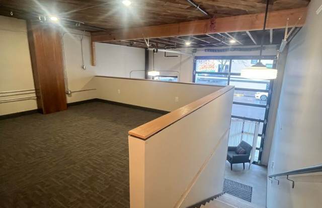 1 Bedroom 1-Bathroom W/ Large Loft (2nd Bedroom or workspace)