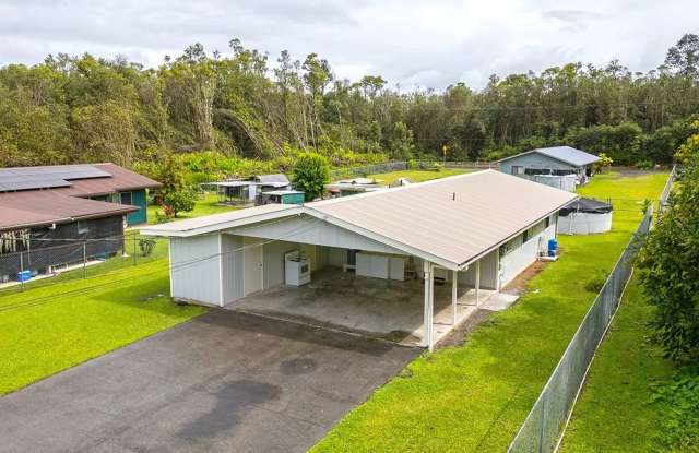 Remodeled 3-Bedroom Home with Garage & Fenced Yard – Easy Access to Hilo