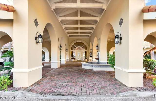 4200 N MILLER Road unit: 328