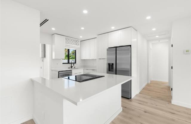 455 SW 14th Court, Pompano Beach, FL 33060