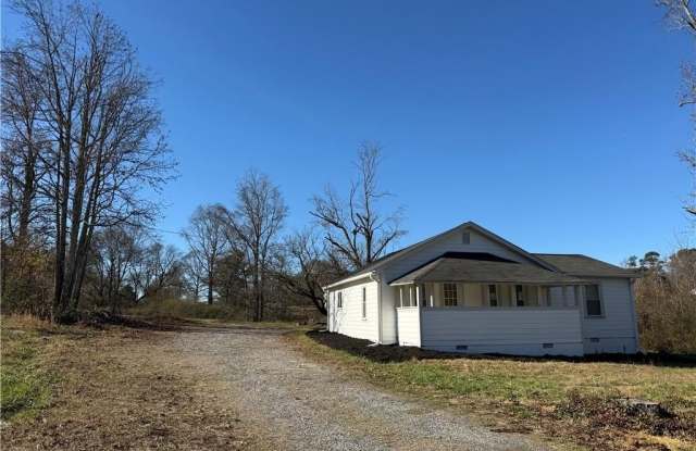 3915 Dahlonega Highway