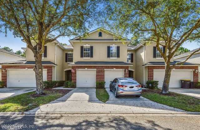 8665 Ribbon Falls Ln - 8665 Ribbon Falls Lane, Jacksonville, FL 32244