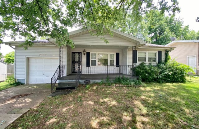 2848 N East - 2848 North East Avenue, Springfield, MO 65803