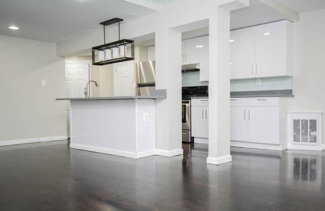 927 Pine Street - 103