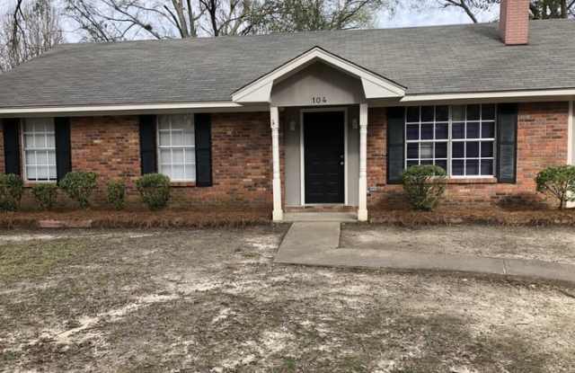 104 Willow Drive - 104 Willow Drive, Ridgeland, MS 39157