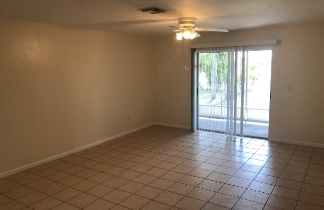 104 SE 16th Pl Apt B