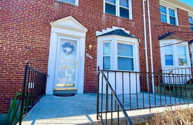 Charming 3 Bedroom/2 Bathroom Townhome with In-Unit Laundry in Ramblewood, MD!