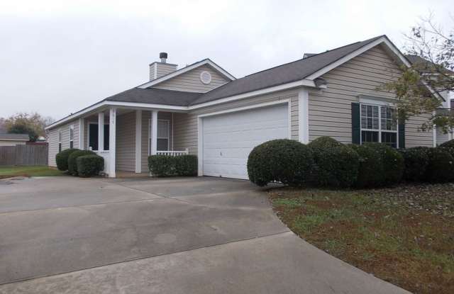Photo of 3 Bed, 2 Bath Ranch in East Charlotte near I-485