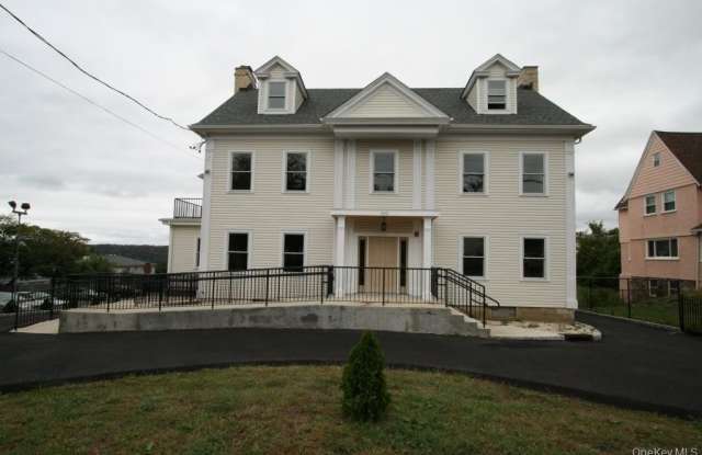 Photo of 385 Palisade Avenue unit: 3