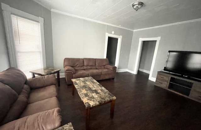 31 Clayton Avenue - 2 (Up)