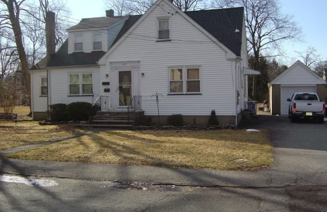 647 WINSOR ST - 647 Winsor Street, Bound Brook, NJ 08805