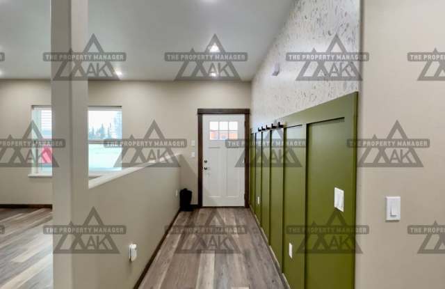 Beautiful 3-Bedroom, 2-Bath Home in North Pole / 2-Car Garage  Pet Friendly!