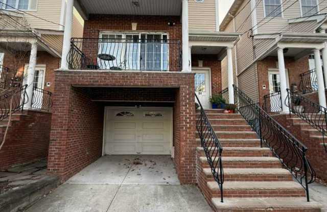 Photo of 84 W 14th Street