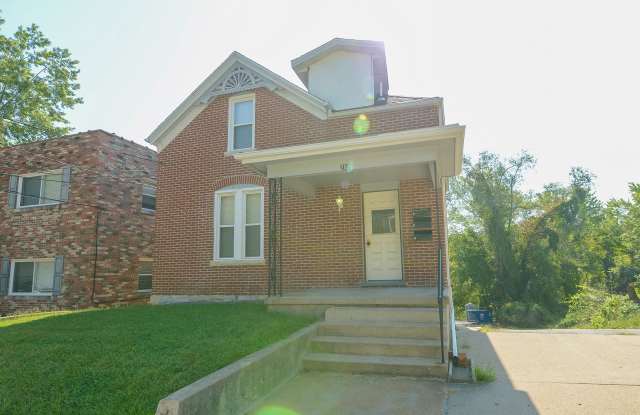 Photo of 203 Ash Street - 1