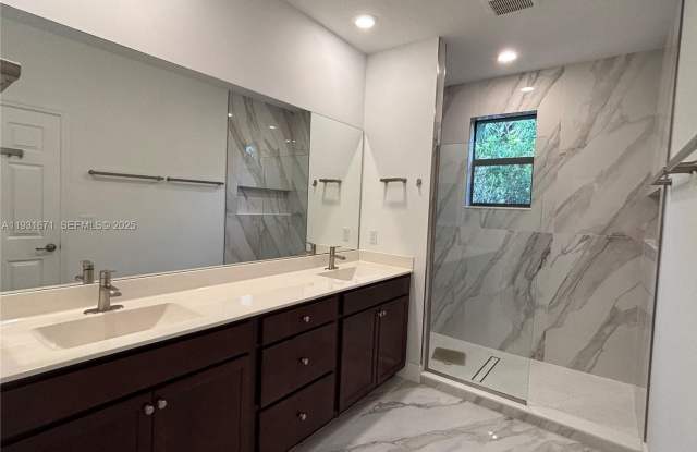 4081 ALLERDALE PL COCONUT CREEK, FL 33073